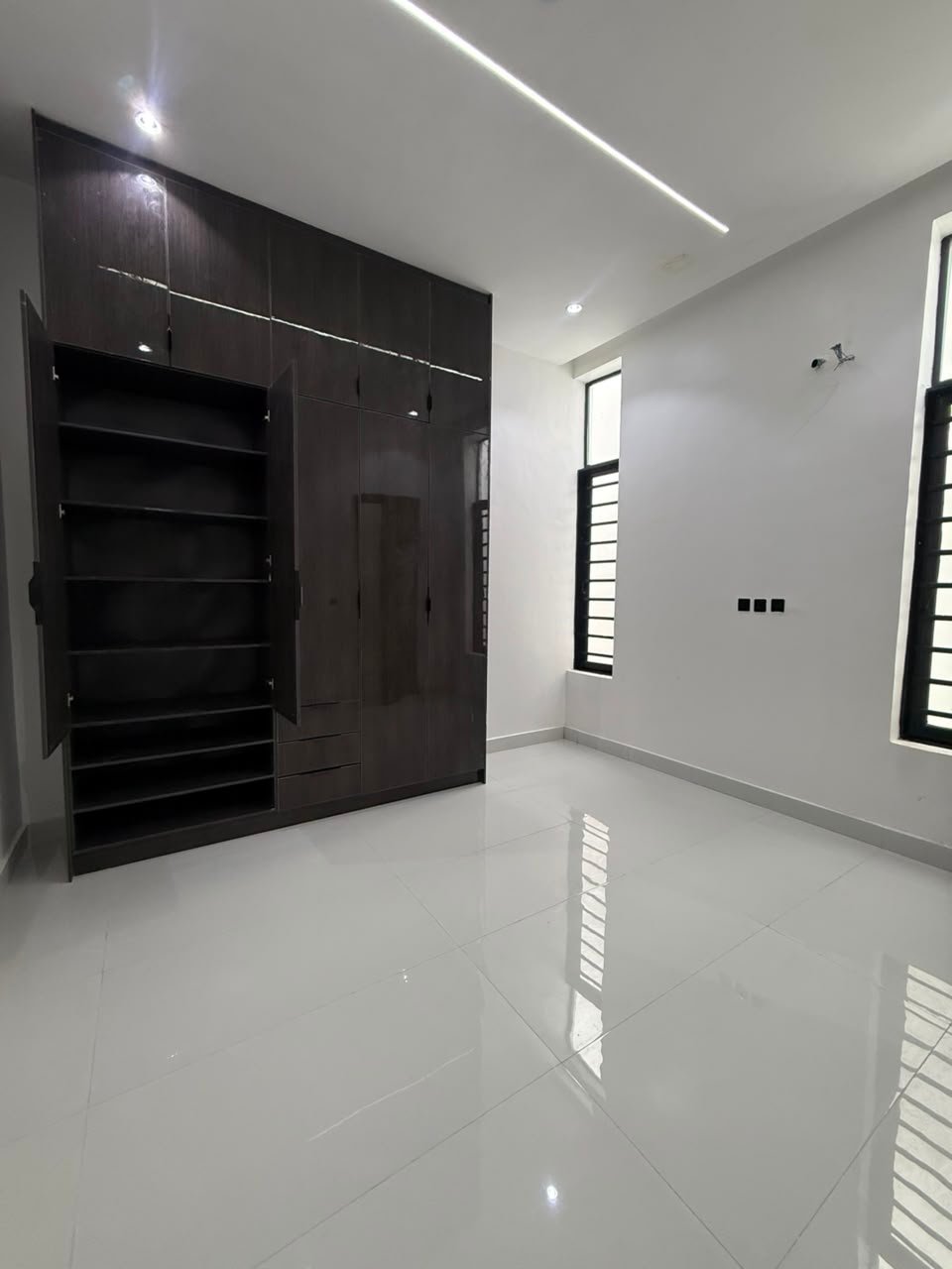 Newly Built 4 Bedroom Fully Detached Duplex interior view
